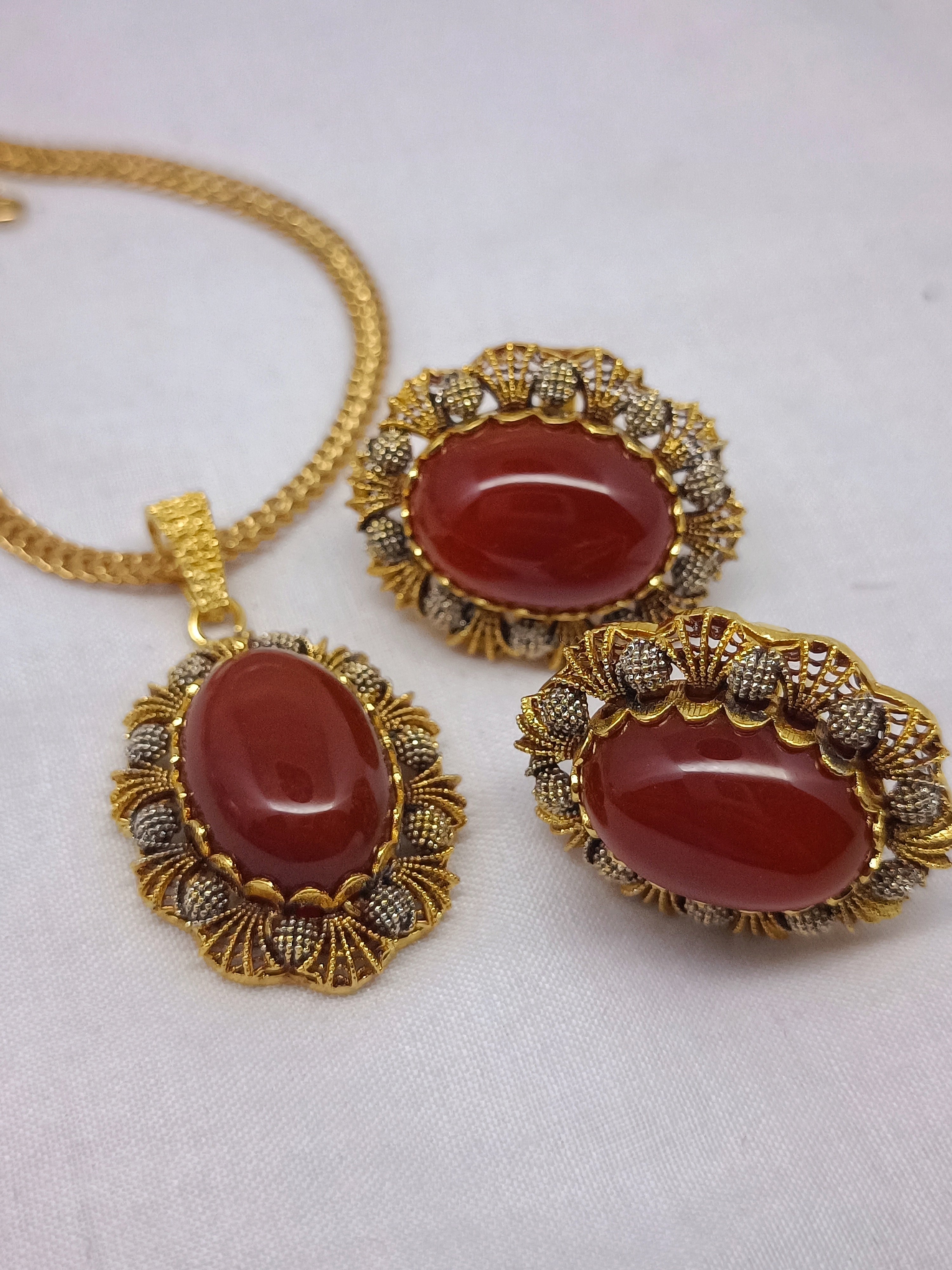 Aqeeq locket set