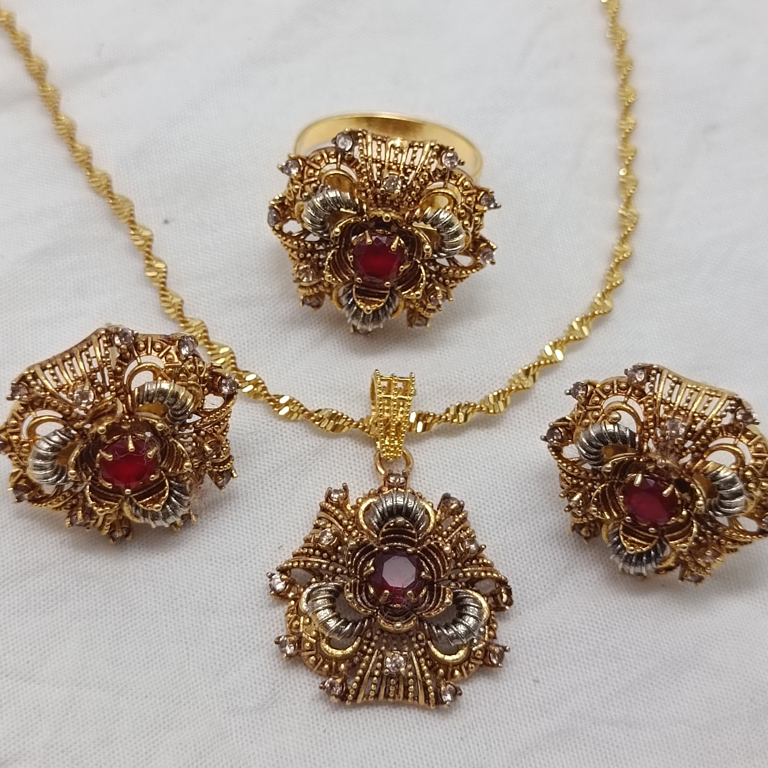 locket set  traditional