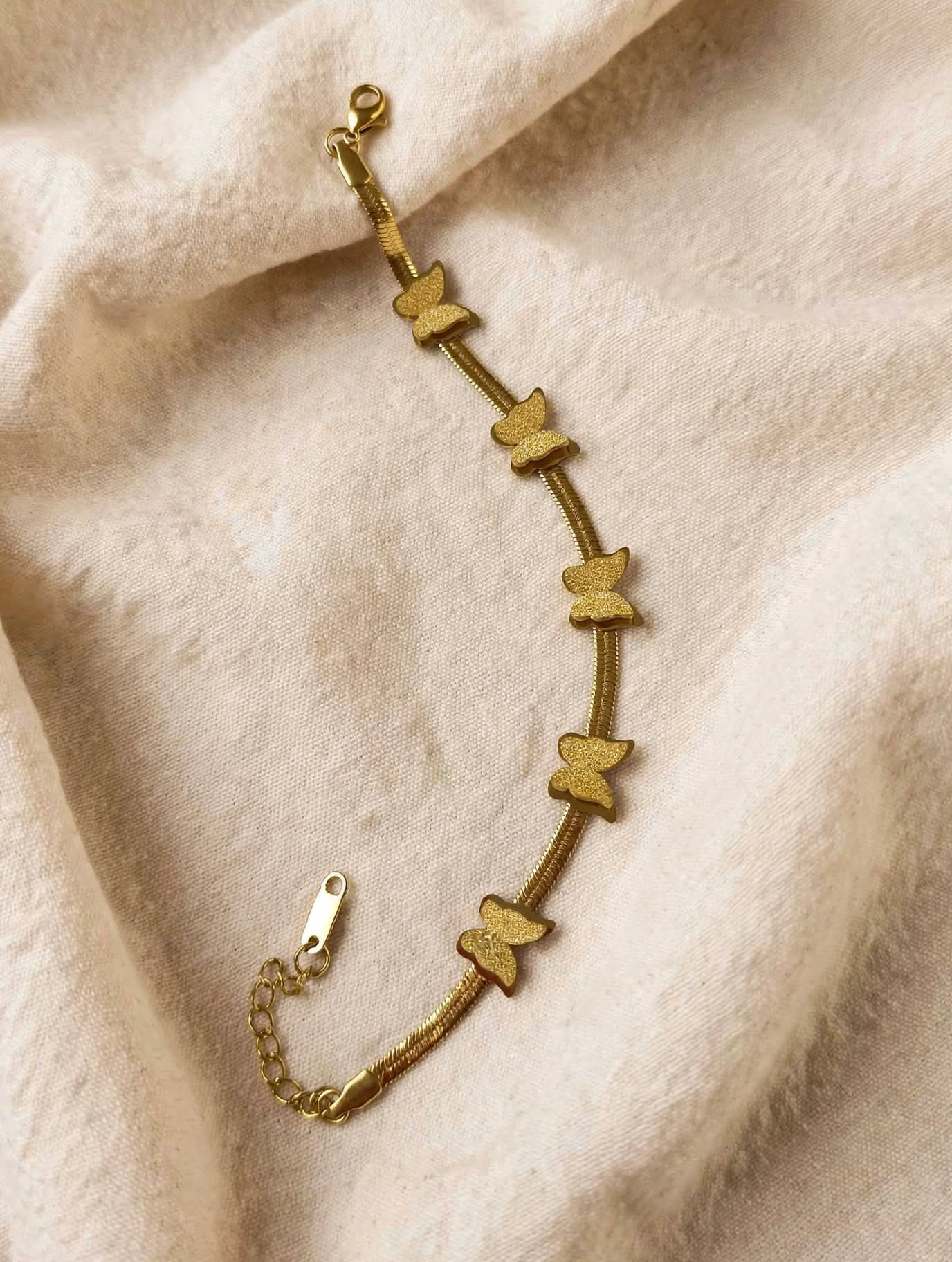 gold look bracelet