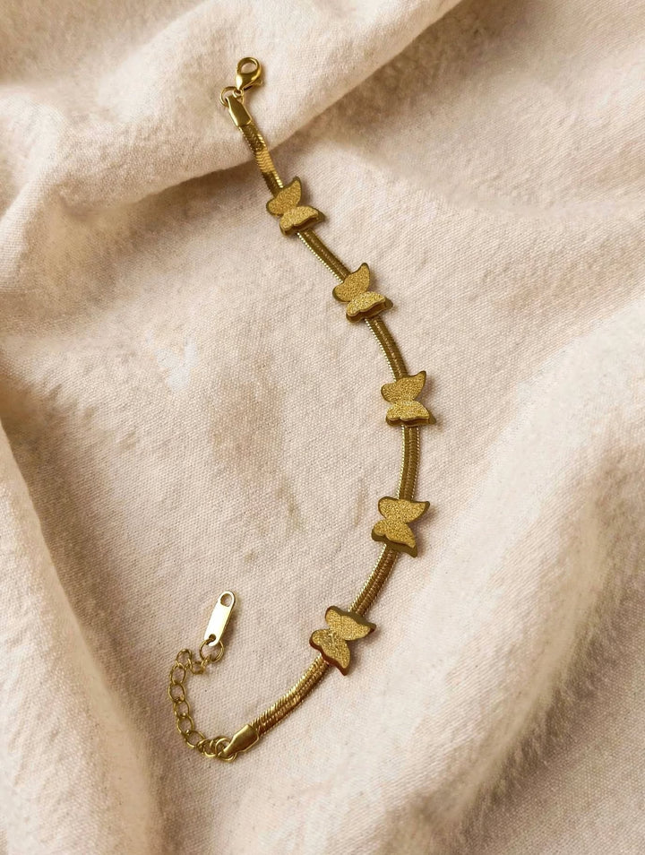 gold look bracelet