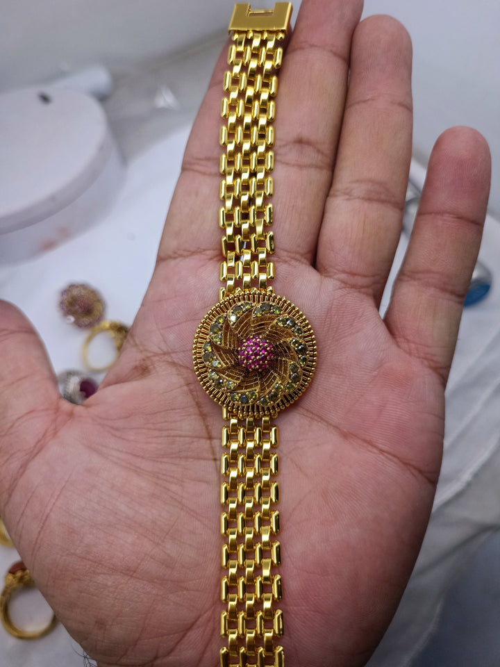 gold look bracelet